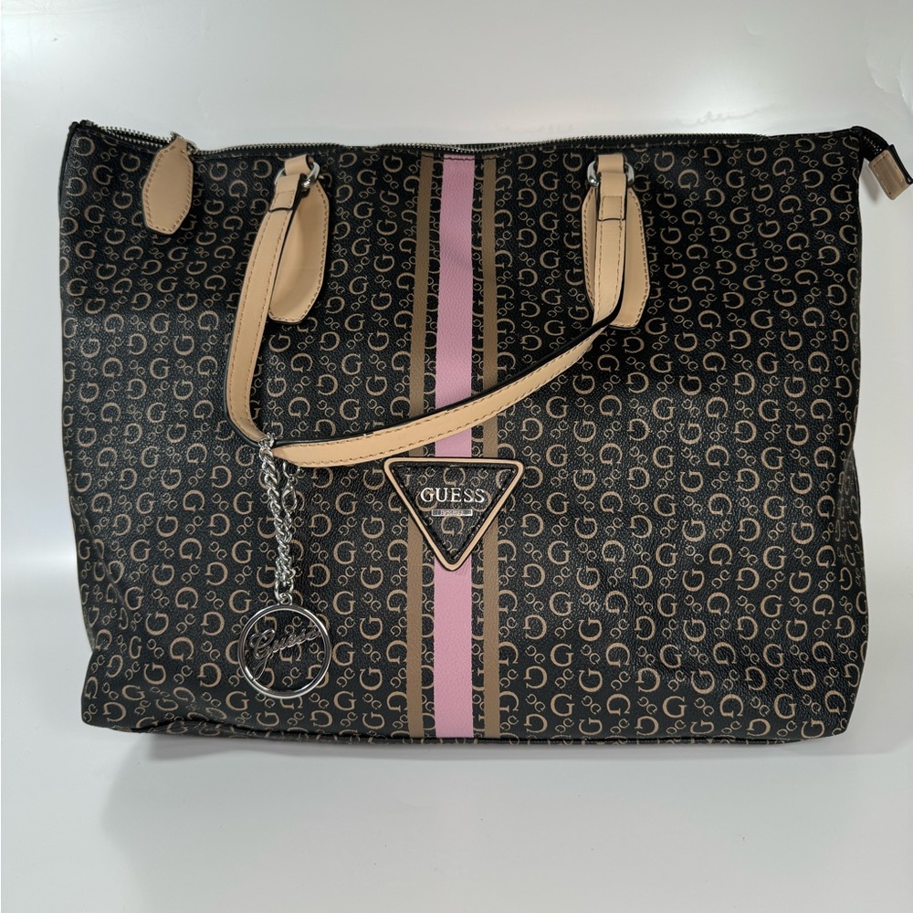 GUESS D'Occassion Medium / Large Tote Bags
